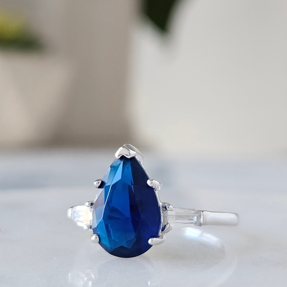 Blue Sapphire Gemstone ring, size 7, 925 Sterling Silver Charmed Aroma - Picture 3 of 8